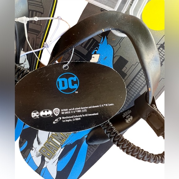 Batman Flip Flops - Picture 2 of 6